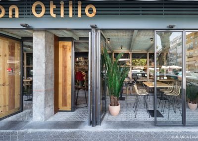 Restaurante Don Otilio en en el barrio de los Remedios Sevilla realizado por EGION