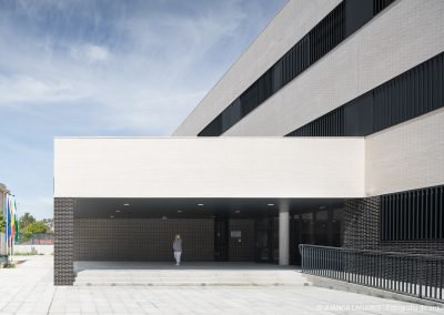 Nuevo IES Teatinos en Malaga realizado por IDOM Consulting Engineering Architecture