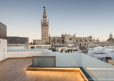 Reforma de una edificio en la calle Conteros para apartamentos turísticos en Sevilla, realizado por 2S Arquitectos