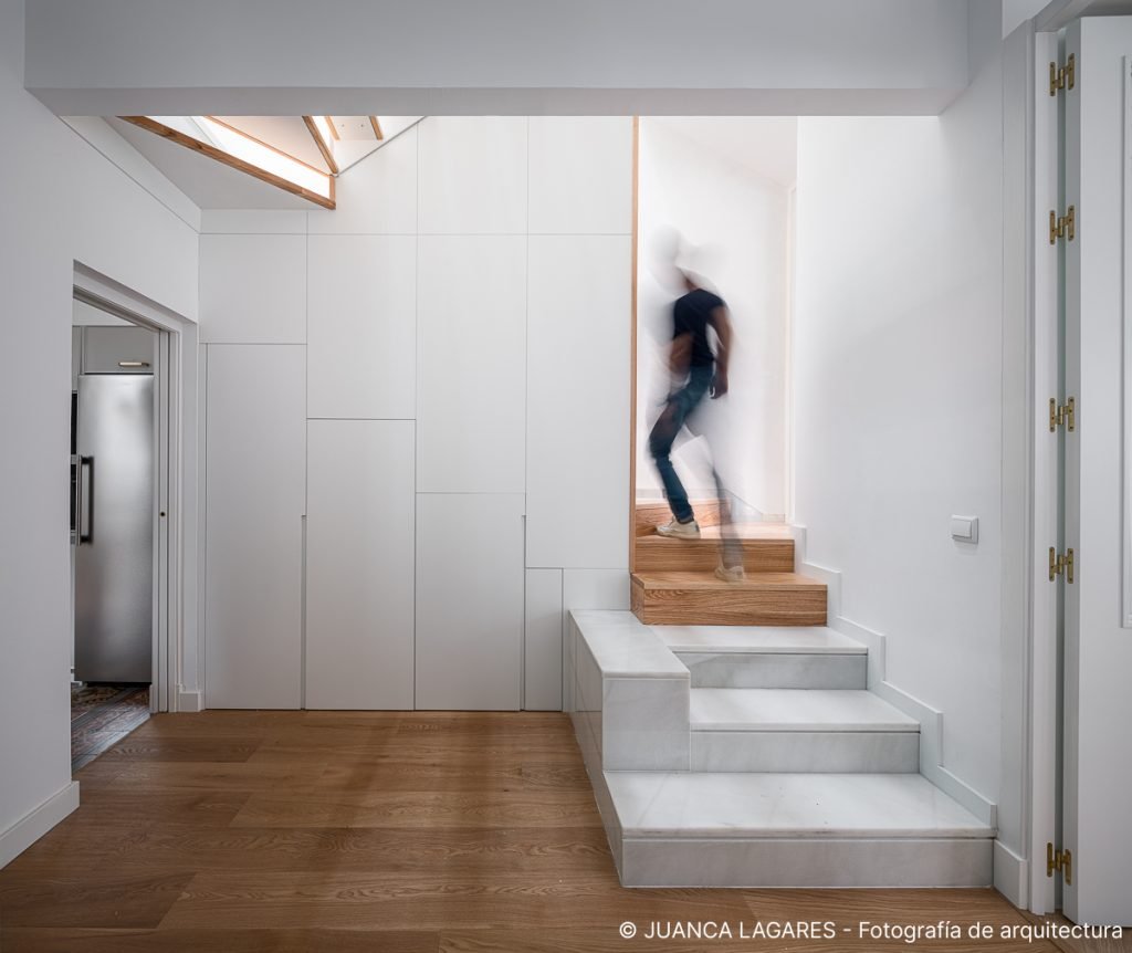 Reforma de una vivienda en la calle conde de barajas de sevilla realizada por murillo romero arquitectos