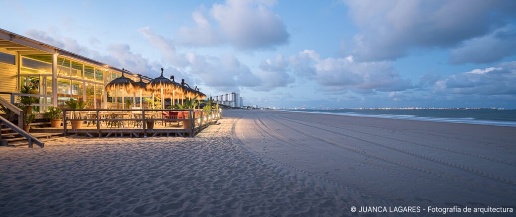 Restaurante Demente El Puerto de Santamaría con interiorismo de REONDO Estudio